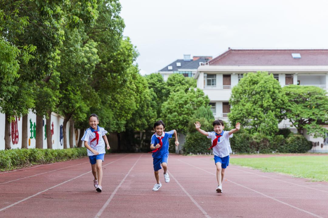 美的商净翻开校园饮水新篇章，你家小朋友喝上健康安全水了吗？