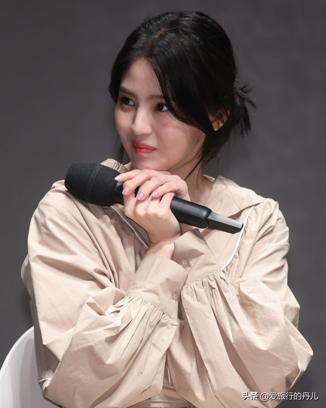 深咖t恤连衣裙韩素希,韩国女星韩素希侧脸