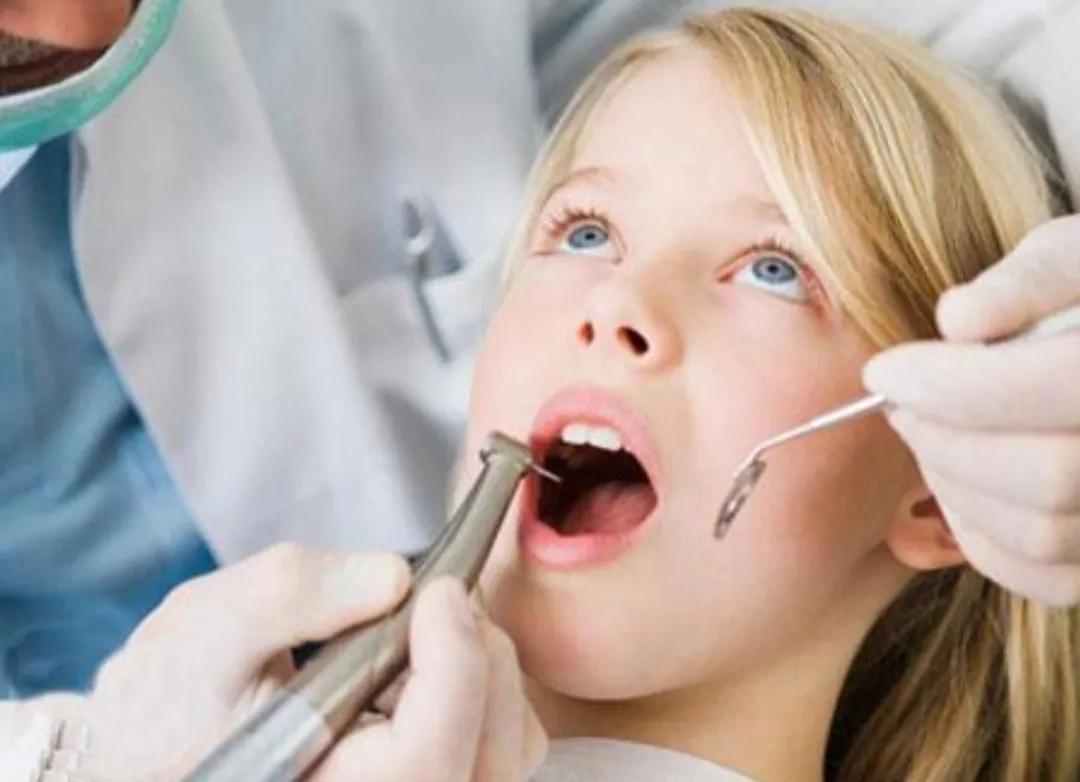 宝宝才三岁牙都坏了咋办,宝宝快三岁了牙齿才16颗