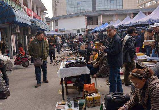 地摊利润高不起眼的小生意加盟,什么东西低成本高利润适合地摊