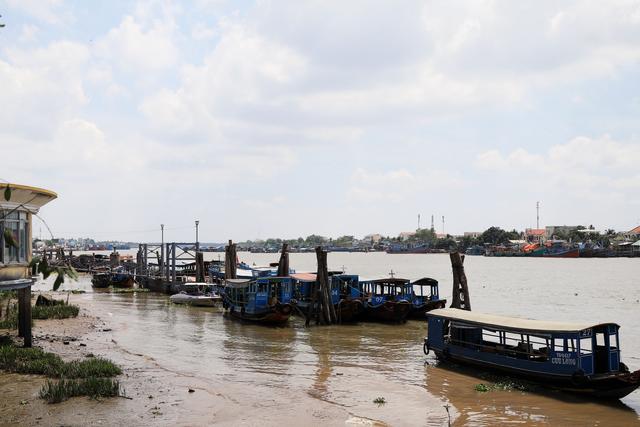 夜游湄公河在哪里看到景点,穿行在路上