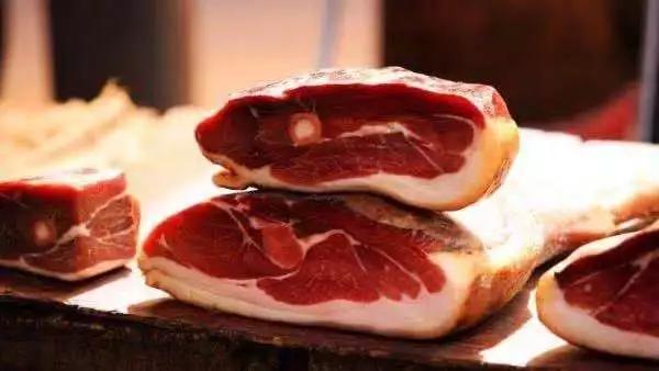 去云南旅游必带的特产,云南旅游大巴车上的土特产