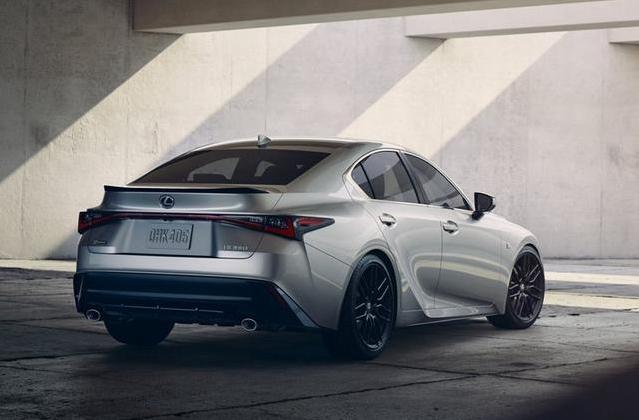 全新雷克萨斯lx来了,全新款雷克萨斯is到店