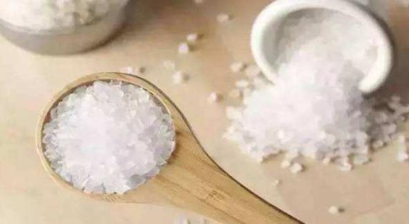 教你怎么去黑头小窍门,最简单的去黑头办法