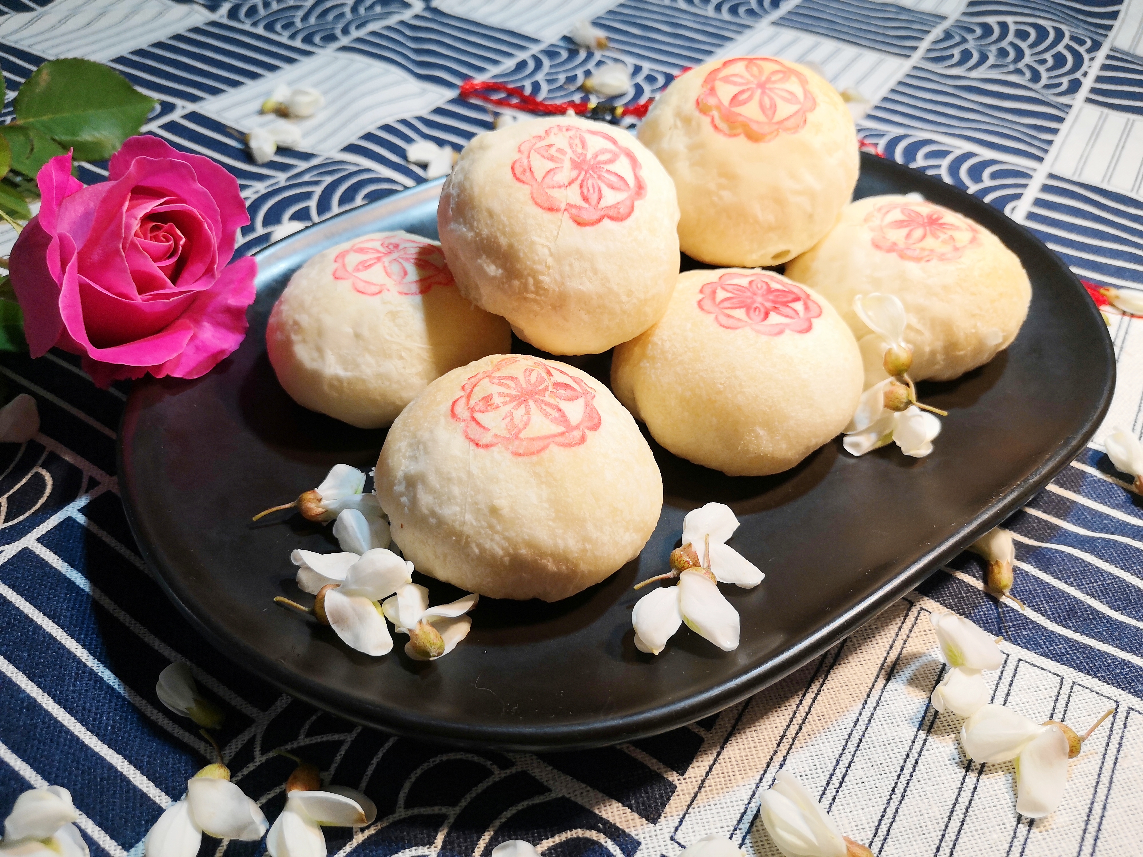 槐花饼怎么煎又软又香,槐花的10种家常做法槐花饼