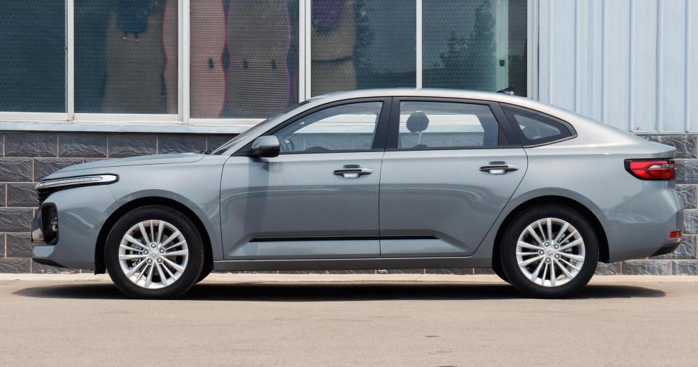 10万到20万最值得推荐车本田轿车,凯美瑞2.5和本田1.5t哪一个更省油