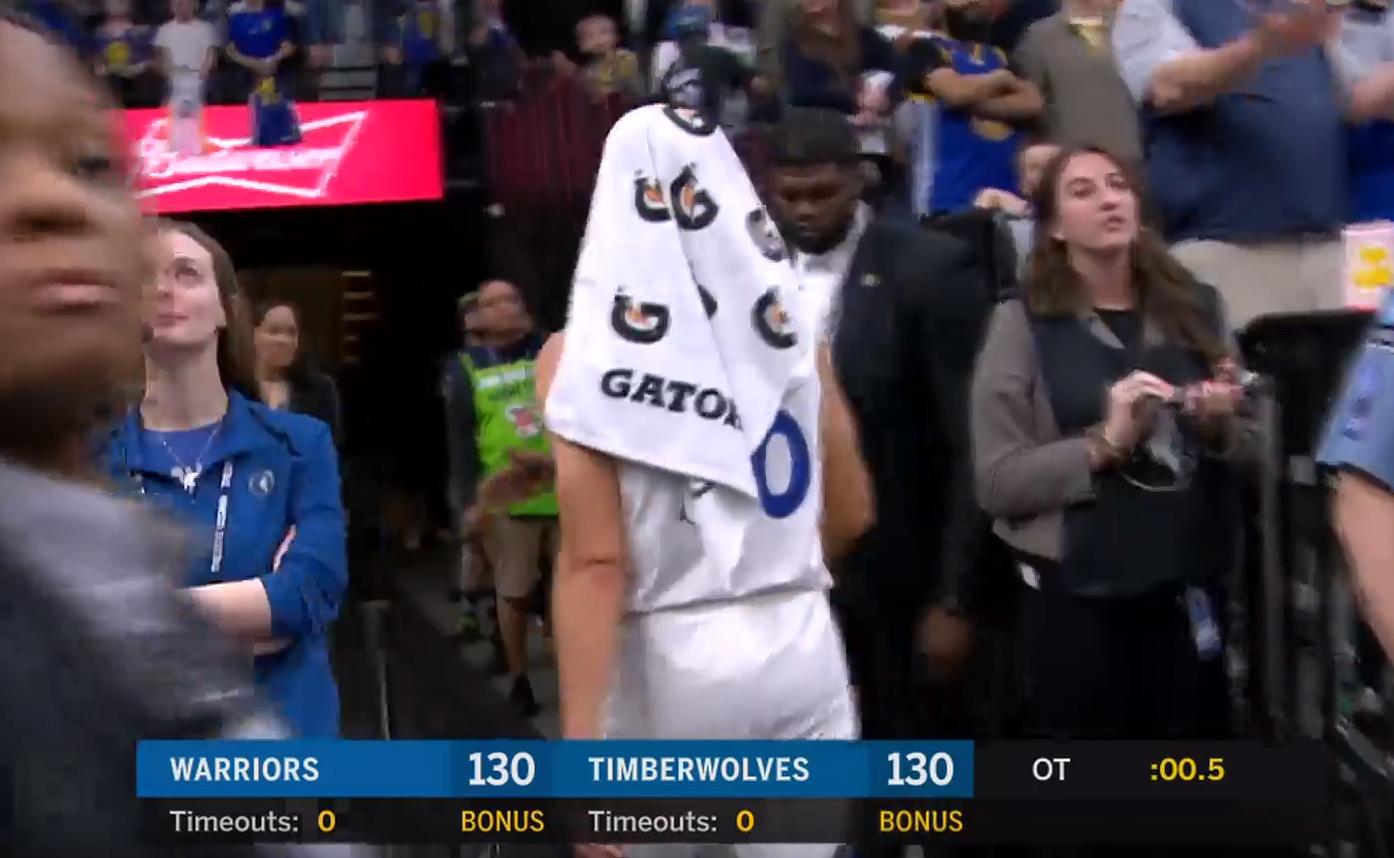 这也吹犯规？注定载入史册的无耻判罚！裁判*球赌**了吗？