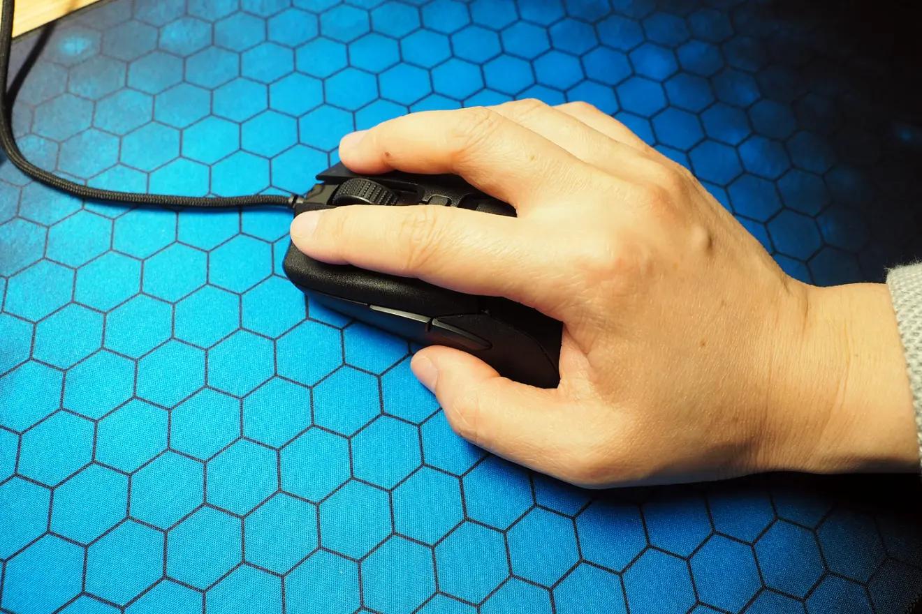 雷蛇毒蝰终极版无线鼠标评测,雷蛇毒蝰mini游戏鼠标评测