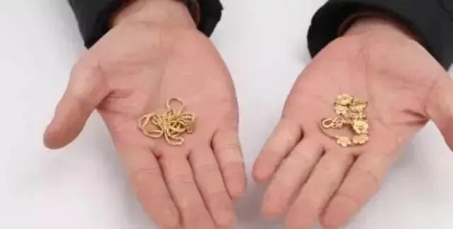 金首饰变得脏旧，教你一招不用去金店也能光泽如新。