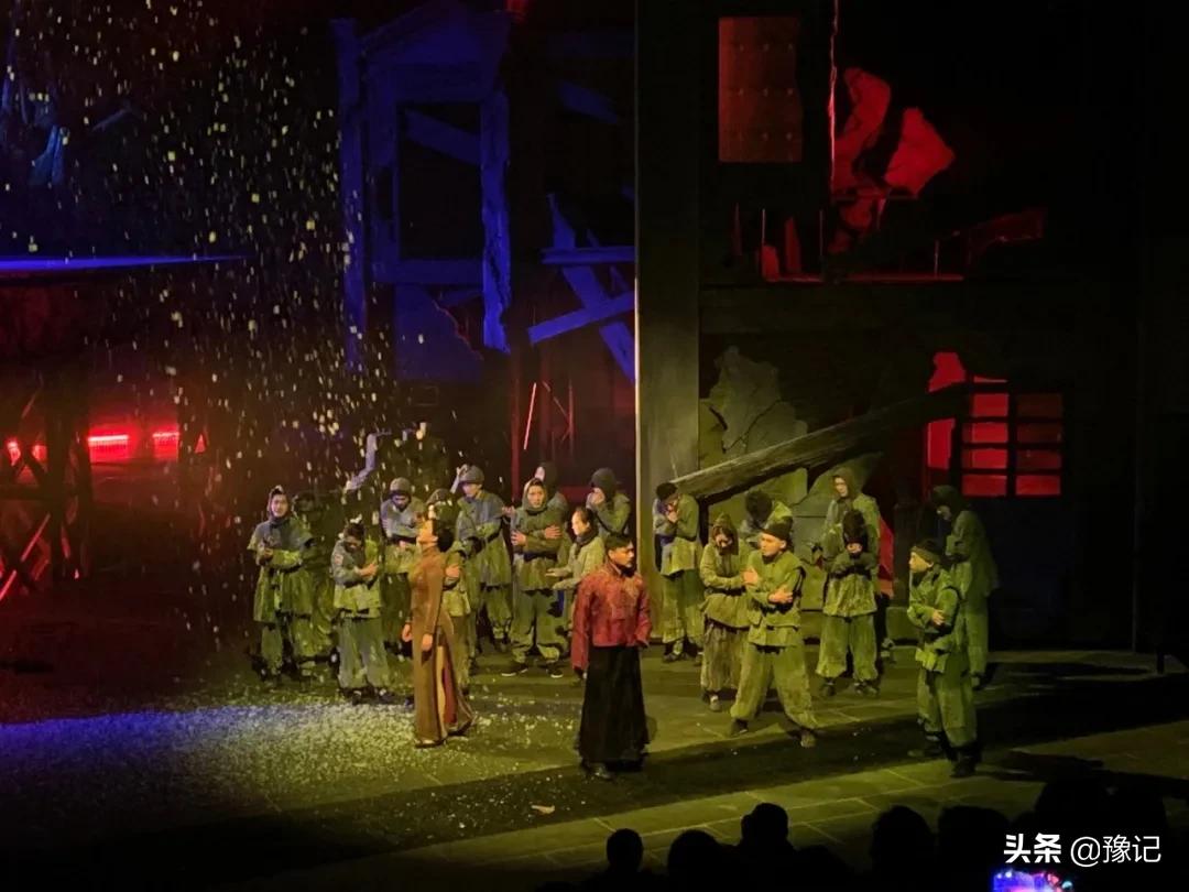 走在希望的田野上,走在希望的校园里