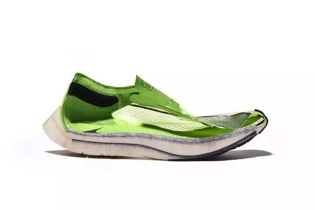 亚瑟士碳板跑鞋metaspeedsky,up302.0elite碳板跑鞋