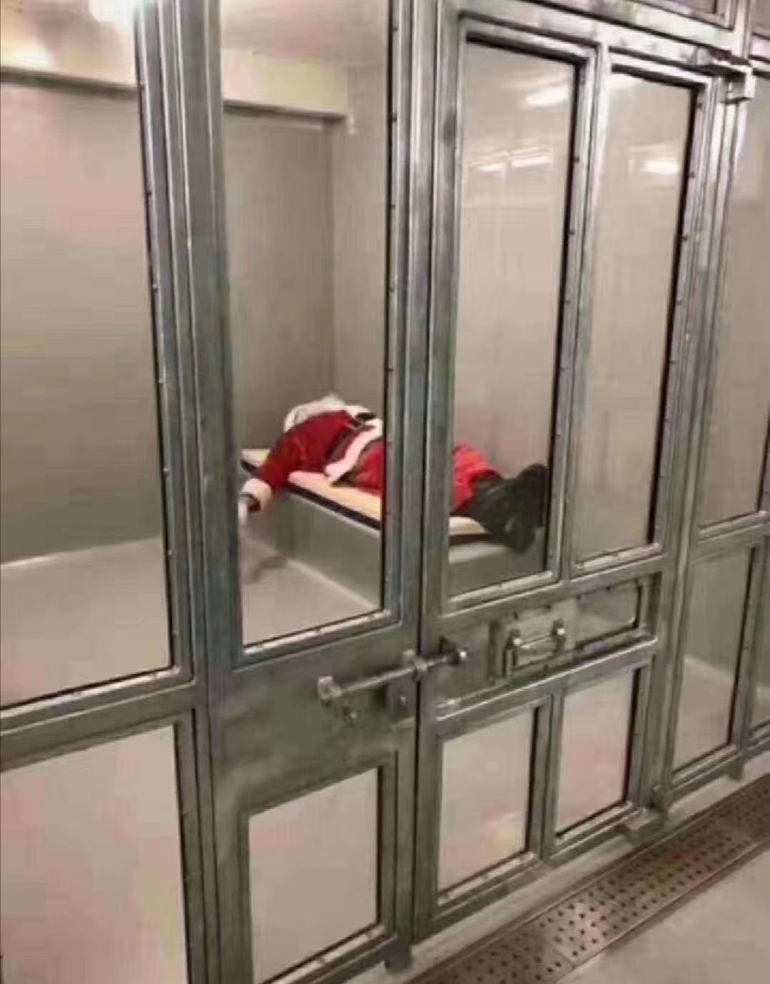 平安夜圣诞老人礼物,圣诞老人平安夜送礼物