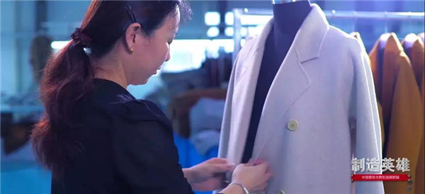 这家服企是博柏利、阿玛尼等大牌的核心供应商，日本人御寒首选他