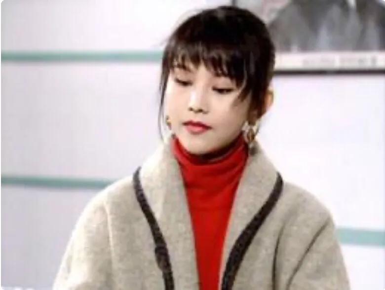 蔡少芬复古穿衣搭配,蔡少芬格子衬衫穿搭