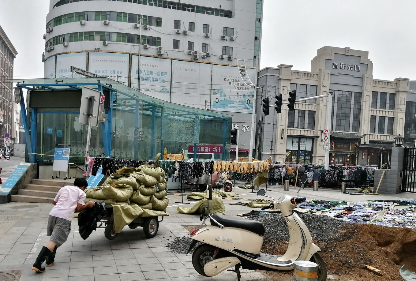 郑州服装批发市场现状,郑州服装批发市场哪便宜