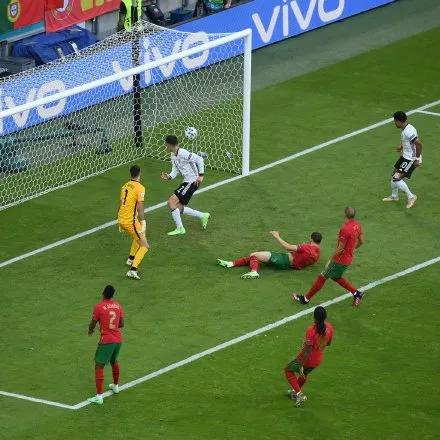 中企广告霸屏欧洲杯,欧洲杯赛场广告被中企霸屏