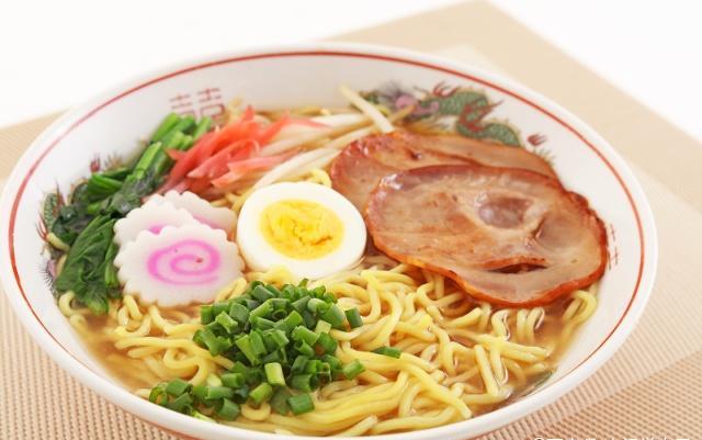 怎么在家做拉面最简单的方法,拉面怎么做好吃又简单学生版