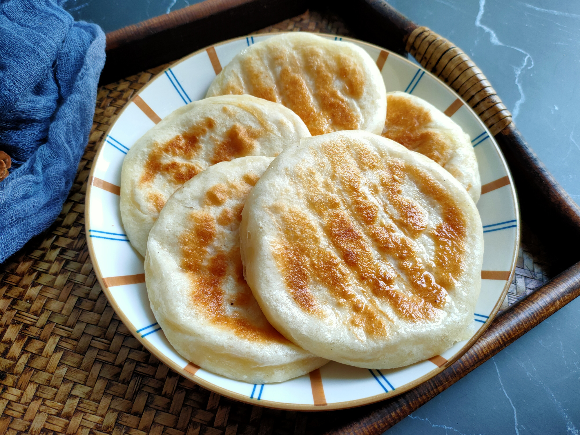 做油酥饼怎么和面才松软,做油酥饼用发面还是死面