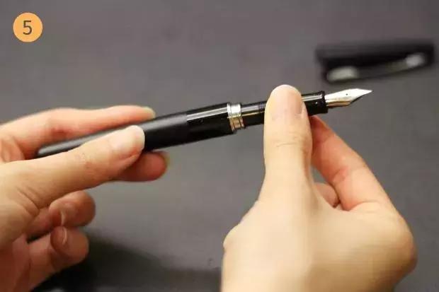 钢笔保养小技巧之怎样清洗钢笔,要换墨的时候怎么清洗钢笔