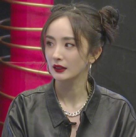 比较火的女明星发型搭配,女明星造型心机发型