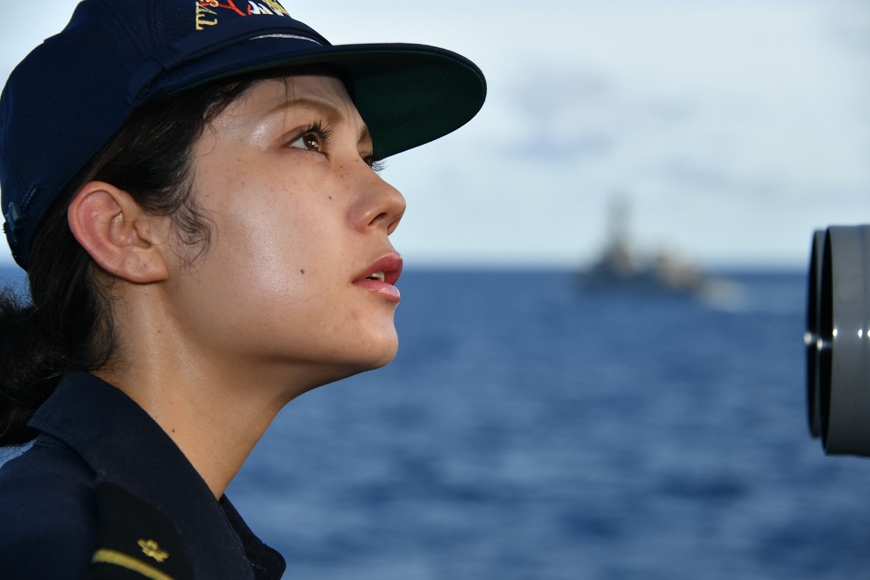 知名军事杂志进行重大改版，二次元萌妹登封面