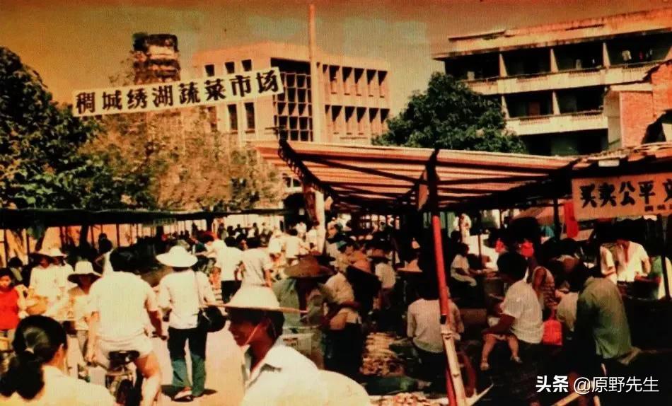 摆地摊一个人真的忙不过来,摆地摊的人怎么发朋友圈