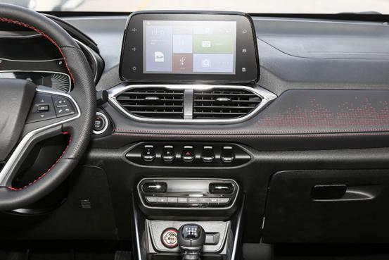 宝骏510手动时尚型内饰图,宝骏510对比宝骏310w动力