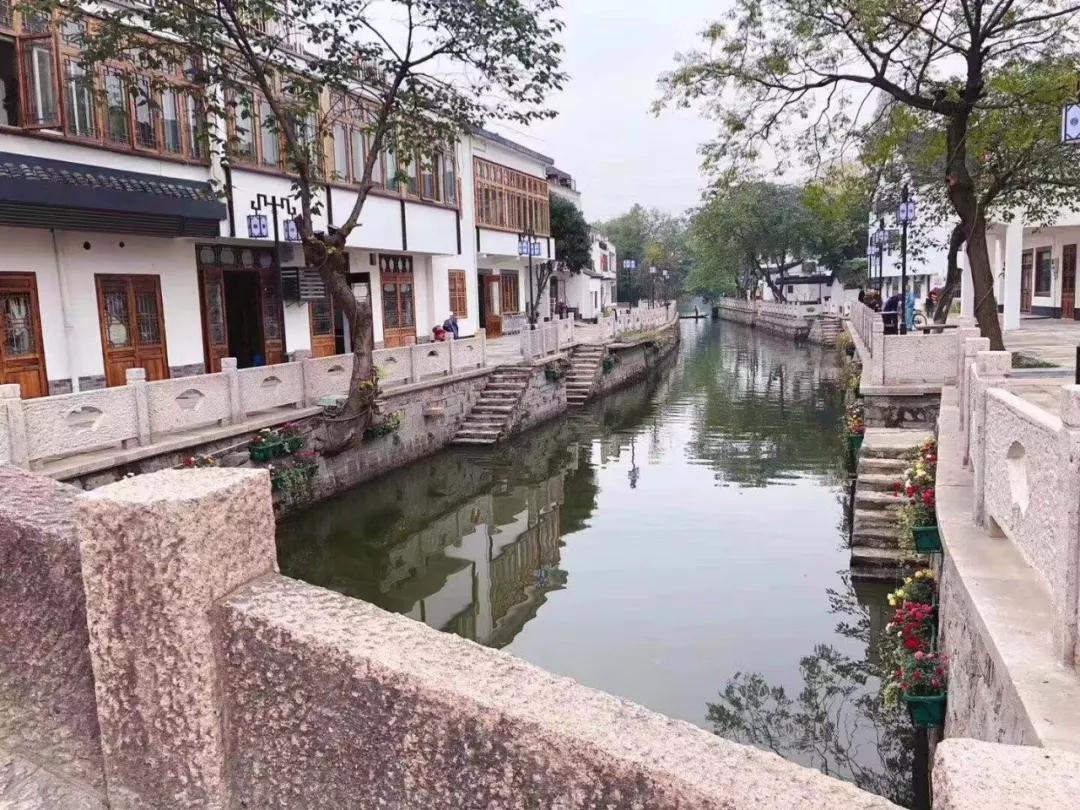 一个北大一个清华金榜题名,一个北大一个杭州美术学院