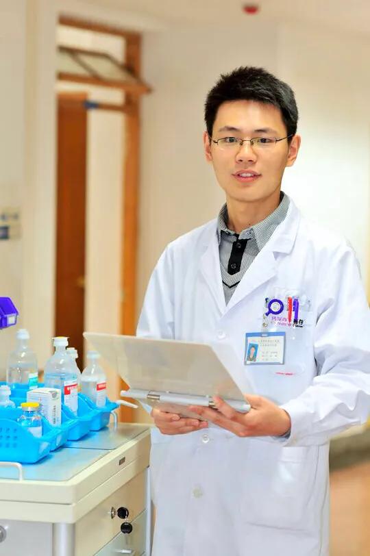 男生戴什么项链,男生学护理有前途吗本科