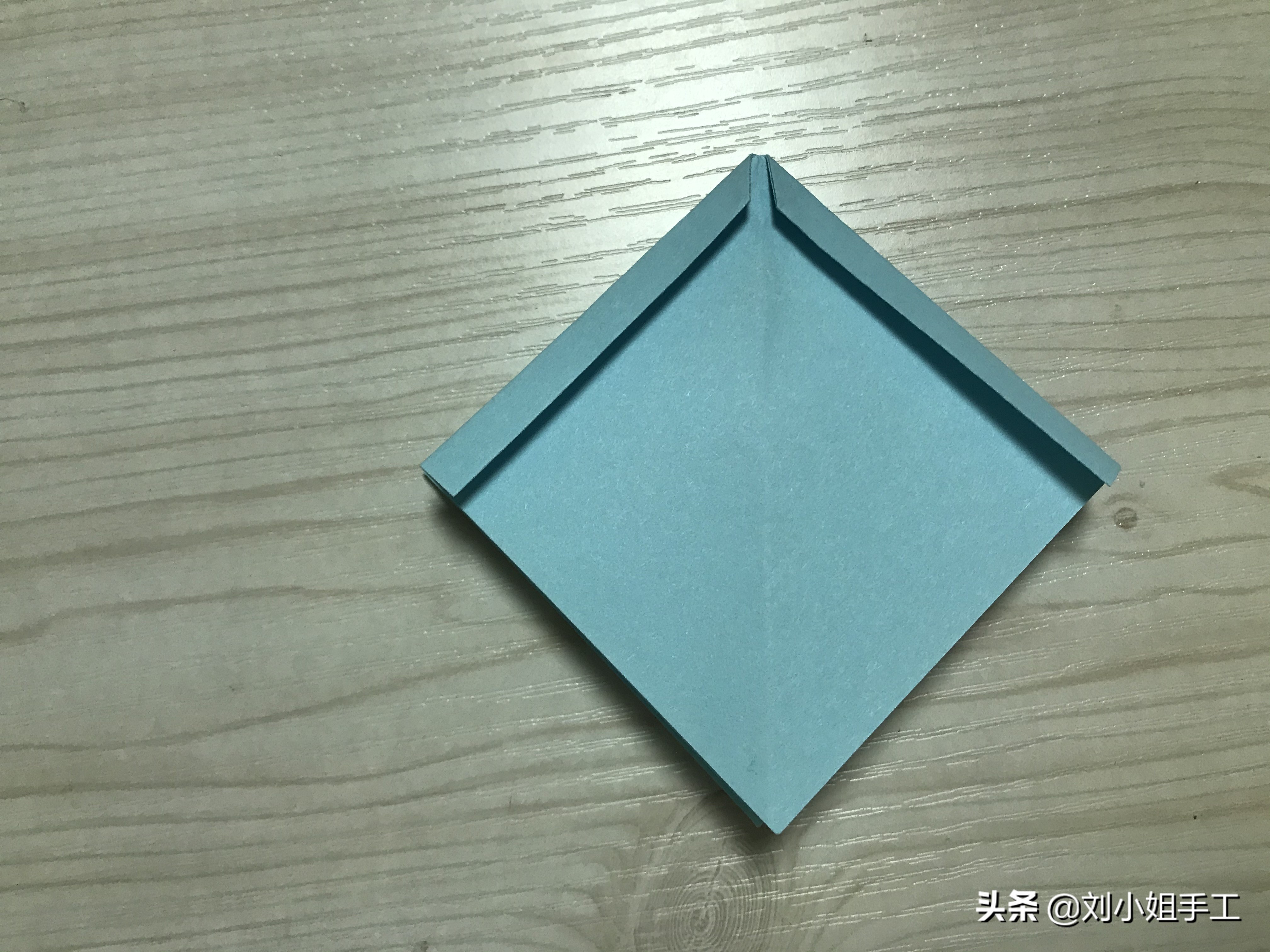 礼物盒包装上的蝴蝶结系法,礼物包装教程丝带蝴蝶结