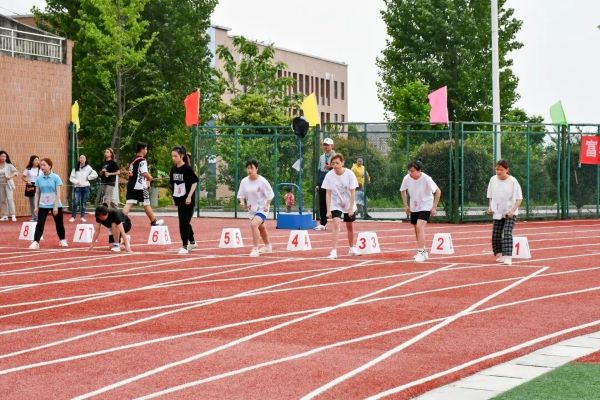 运动会圆满结束运动不止步,运动会闭幕但人生不落幕