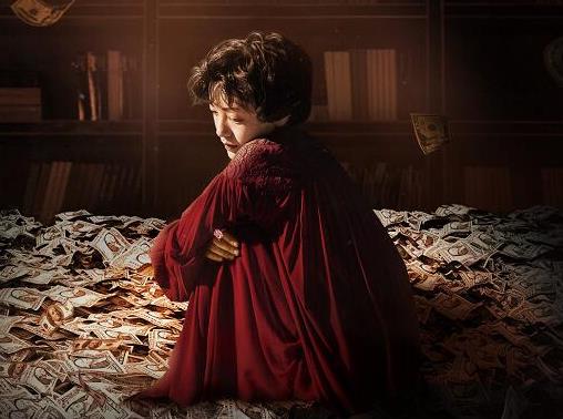 女儿，如果有人用钞票扔你，跪下来，一张张拾起，不要紧