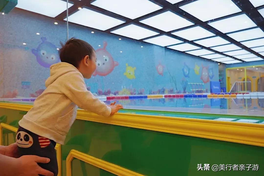 室内可戏水的儿童游泳馆,水中小超人