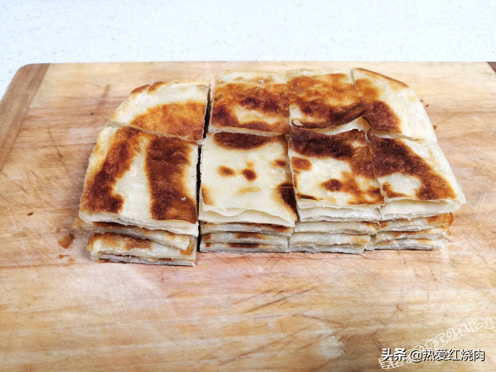 简单好吃的鱼头泡饼,一家三口美食鱼头泡饼