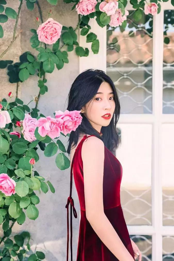 都说网红“短命”，她却火了七年还没够