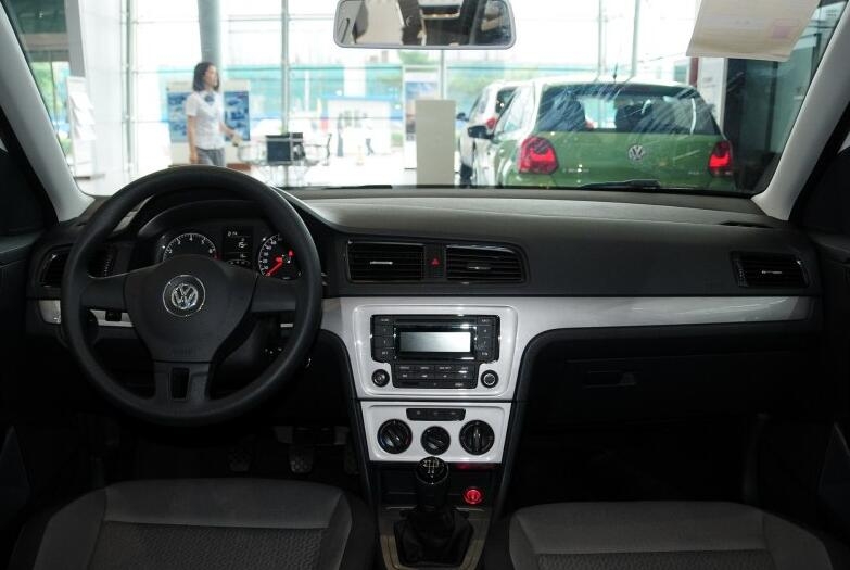 6年车龄的大众朗行值多少钱,朗逸两厢车和朗行有什么区别