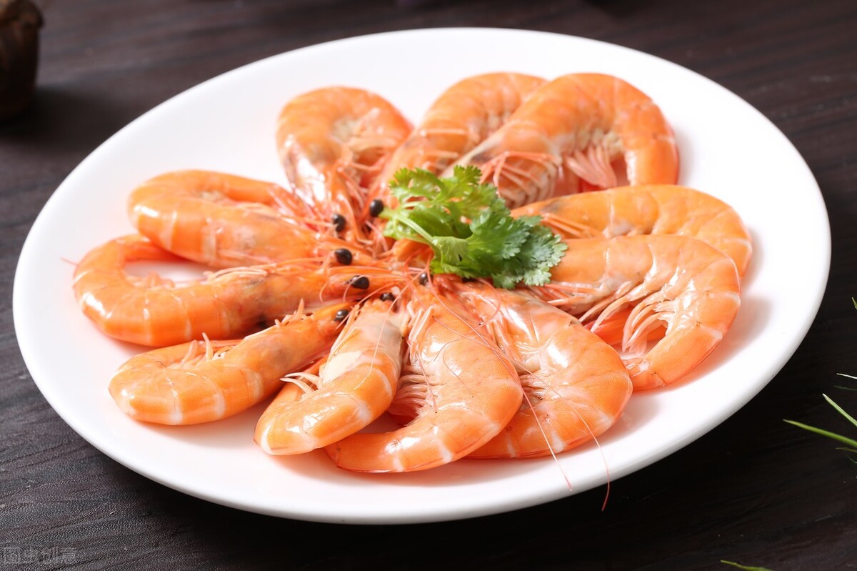 如何区分基围虾罗氏虾明虾,明虾基围虾与罗氏虾有什么区别