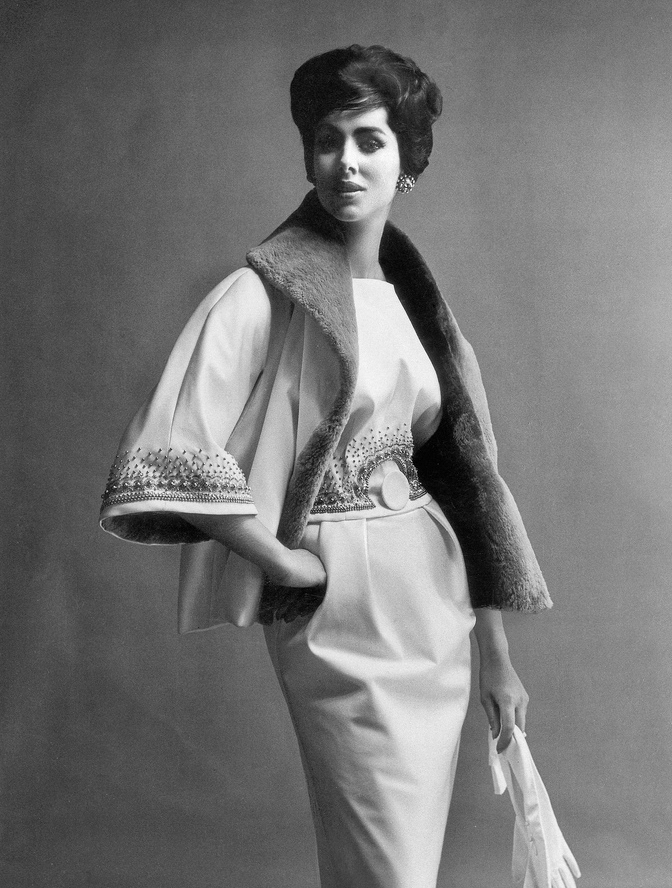 英女王高贵优雅的一生,英女王高贵气质的视频