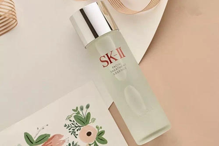 雅诗兰黛精华水和海蓝之谜测评,大红瓶雅诗兰黛精华水哪个效果好