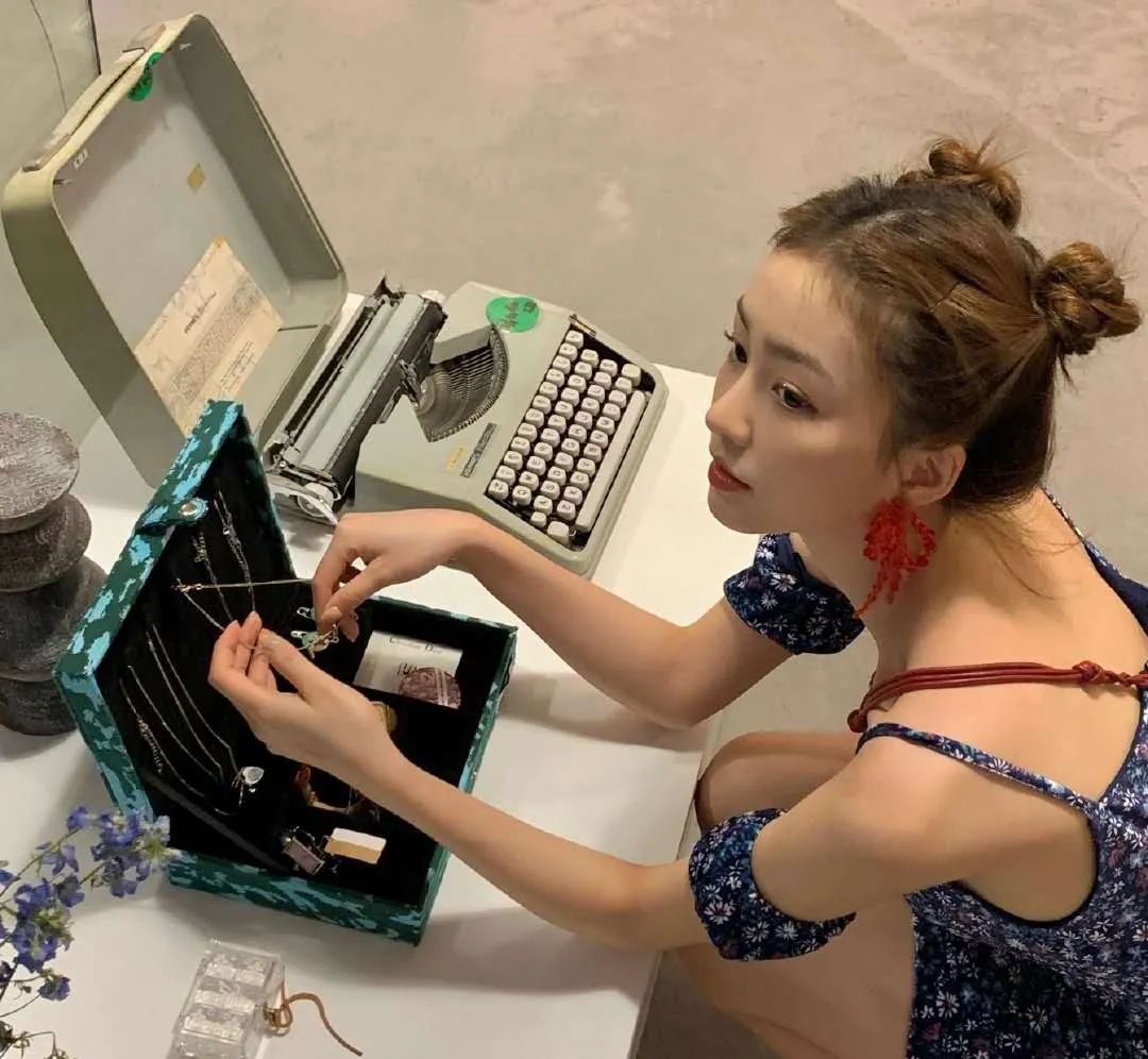 明明长得很好看为什么不上镜,为什么自己明明不丑拍照不好看