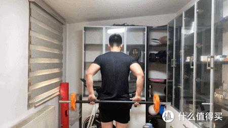 杠铃健身正确训练方法,新手健身怎样利用杠铃训练