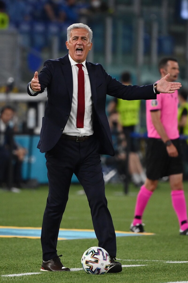 勒夫时装,欧洲杯教练帅照