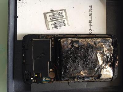 现在的智能手机为什么不能拆电池,手机现在为什么不做换电池的啦