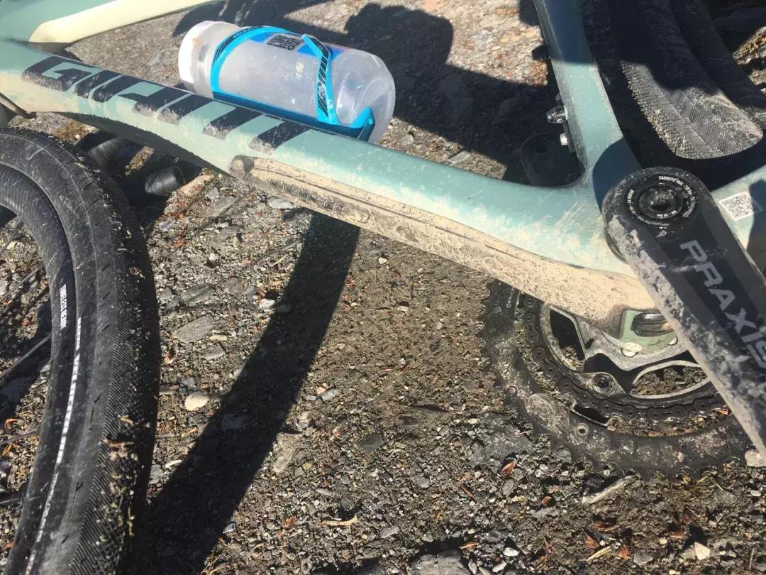 捷安特revolt上坡感受,捷安特revolt骑行视频