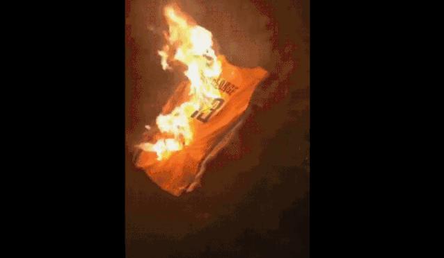 爱恨交加！现役五大焚烧球衣排行榜，乔治超越詹姆斯勇夺榜首