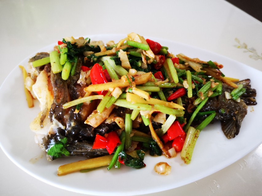 煎鱼老是脱皮怎么回事,煎鱼掉皮怎么补救