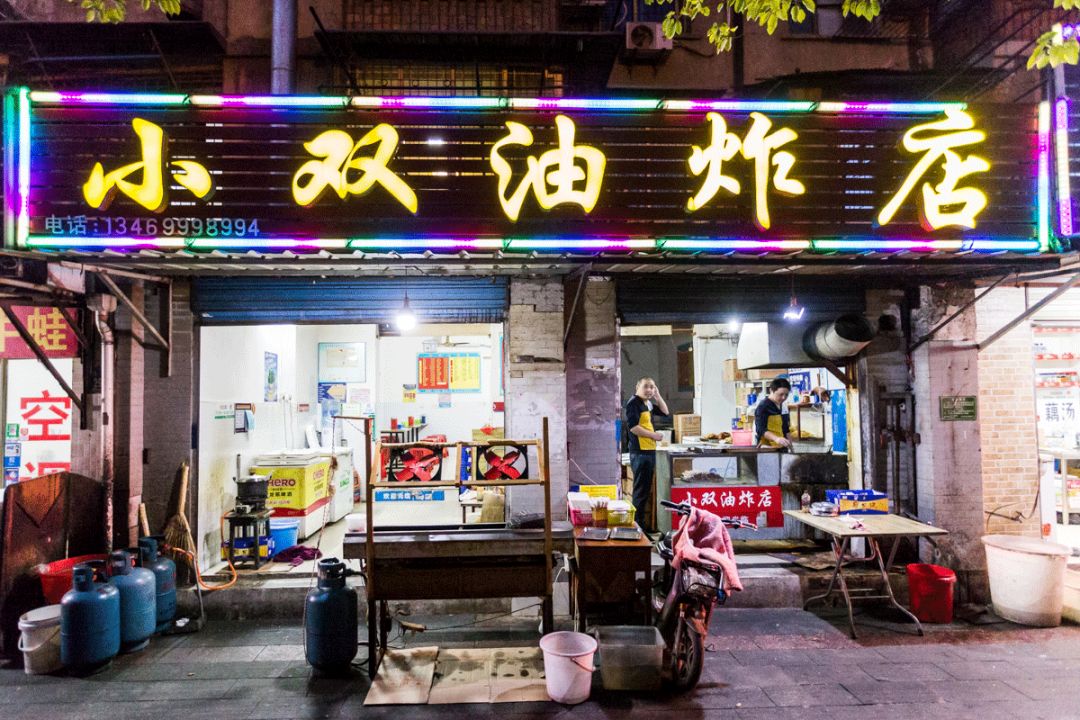 吃完整条恩施街，发现住在青山的才是人生赢家