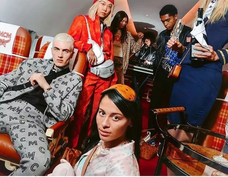 从濒临倒闭到年营收25万,从濒临倒闭到市值266亿