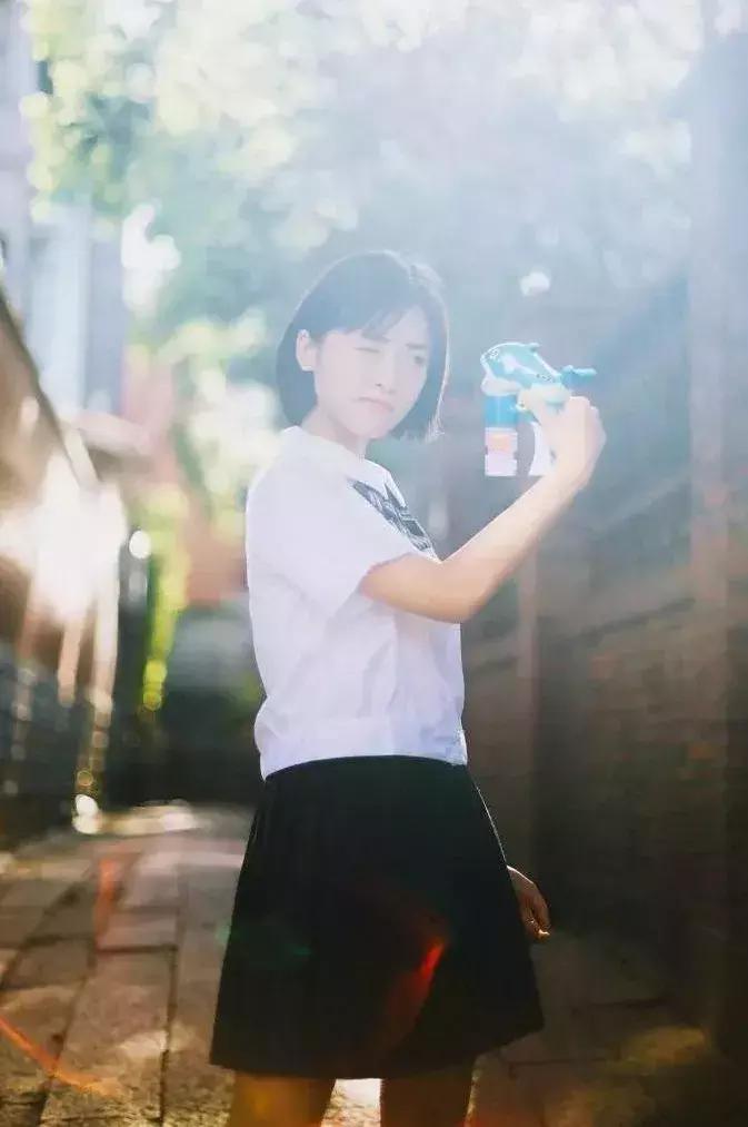 这篇春晚穿搭主要是来回(应)馈(付)社(老)会(板)的!