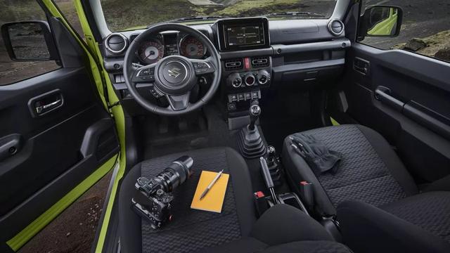 经典的硬派越野车方盒子造型,比较酷的方盒子越野车